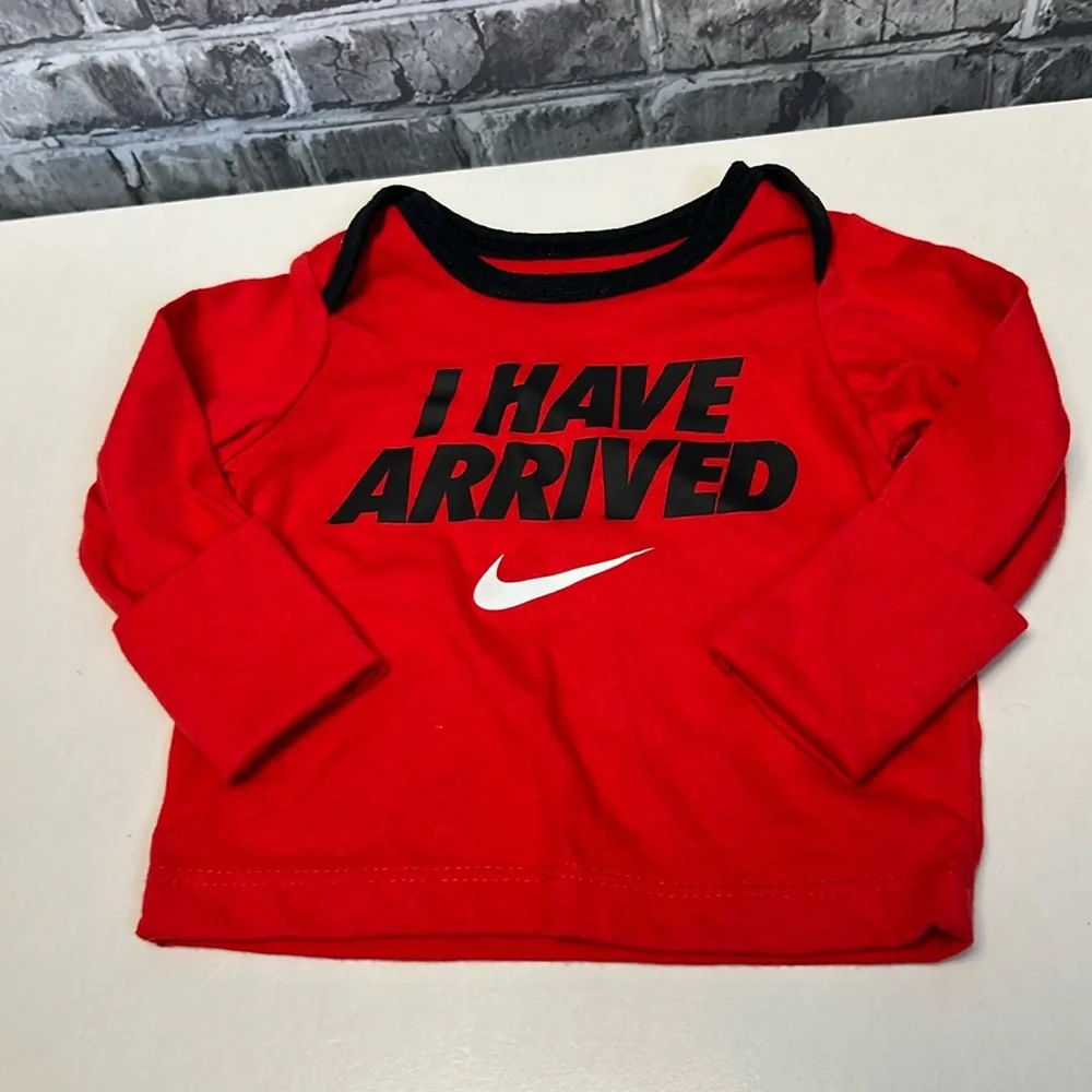 Nike‎ T-shirt